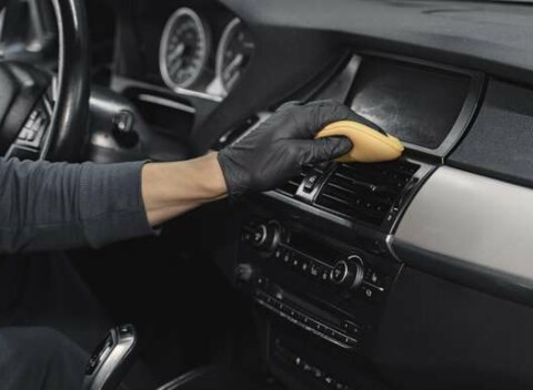 Tepovanie a čistenie interiéru vozidla s ozónoým čistením klimatizácie v Auto Žilina