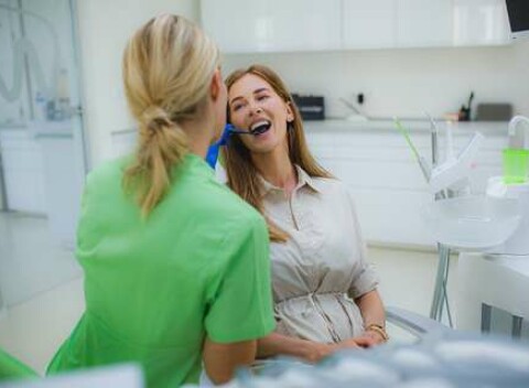 Dentálna hygiena vo Family Dental Care v 6 pobočkách