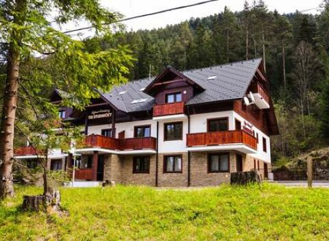 Dovolenka v Jasnej: moderné apartmány TRI STUDNIČKY s raňajkami