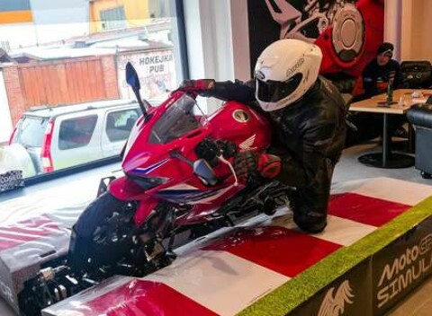 Zažite skutočnú moto jazdu na MotoGP™ simulátore v BiCafe Košice
