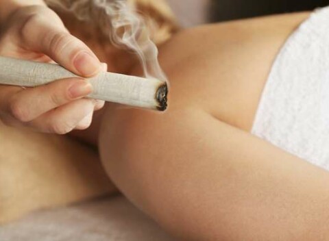 Naštartujte energiu tela: Moxovanie a čínske terapie pre hlbokú regeneráciu