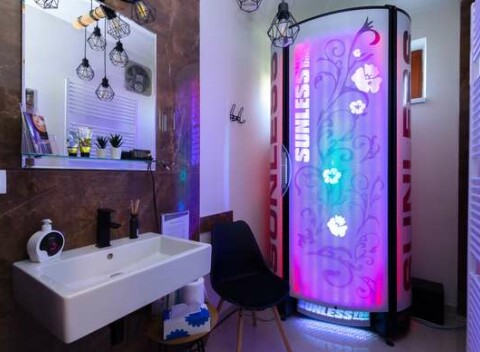 Permanentka do solária a cukrový nástrek v Beauty Palace v Pezinku