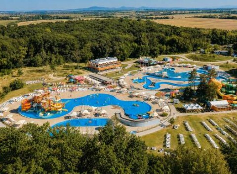 Aquasolis Spa Hotel**** priamo v areáli ThermalParku Nitrava s polpenziou a neobmedzeným vstupom do bazénov