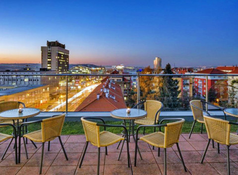 Praha: Hotel len 10 minút metrom od Václaváku s raňajkami a zľavou do reštaurácie.