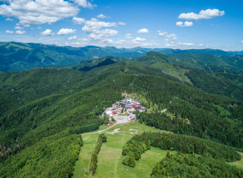 Ubytovanie v tichu hôr pre turistov, páry alebo rodiny s deťmi vo Family Chate na Šachtičkách.