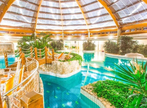 Maďarsko: Gotthard Therme Hotel **** + polpenzia, all inclusive nápoje a kúpele.