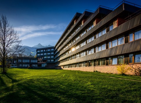 Tatranská Lomnica s bohatým wellness centrom AQUA s bazénmi. Pobyt v hoteli SOREA Titris.