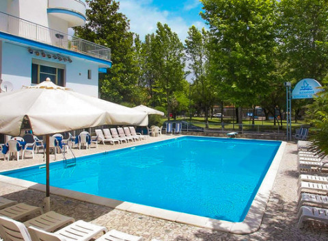 Letná dovolenka pri mori v talianskom hoteli Alexander*** s polpenziou a až 2 deti zdarma.