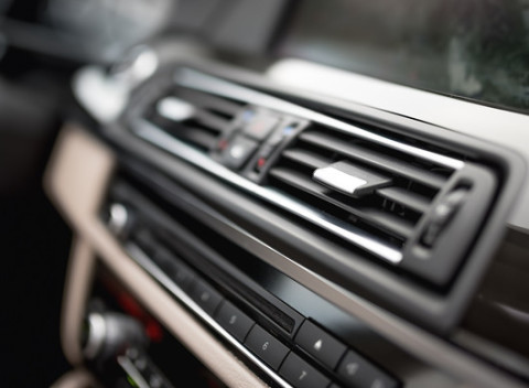 Kompletný servis a plnenie klimatizácie + geometria. Zverte svoje auto do rúk profesionálov.