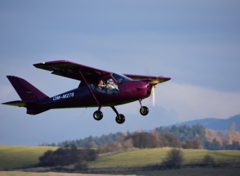 Zážitkový let v dvojmiestnom športovom lietadle s možnosťou pilotovania.