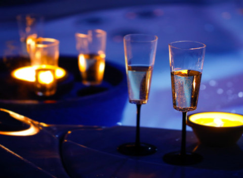 Romantika pre 2 na južnej Morave v hoteli Stýria s polpenziou, bazénom a hodinou privátnej vírivky.