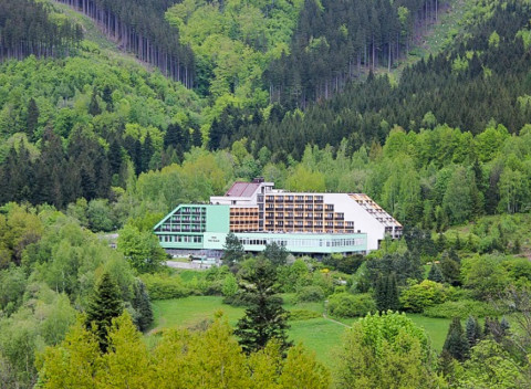 Beskydy v obľúbenom hoteli s bazénom, wellness procedúrami a polpenziou.