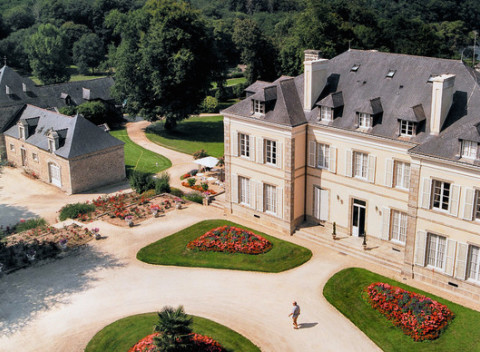 Výnimočný pobyt pre dve osoby v skutočnom francúzskom kaštieli z 19. storočia s polpenziou.