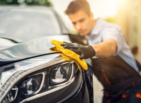 V čistom aute sa jazdí lepšie. Rýchle a precízne umytie alebo tepovanie vozidla vo VIP Clean.