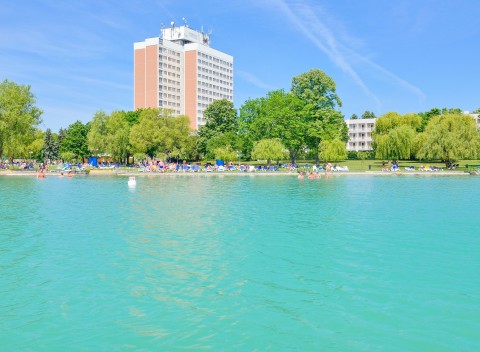 Balaton: Danubius Hotel Marina *** + all inclusive, vlastná pláž a wellness.