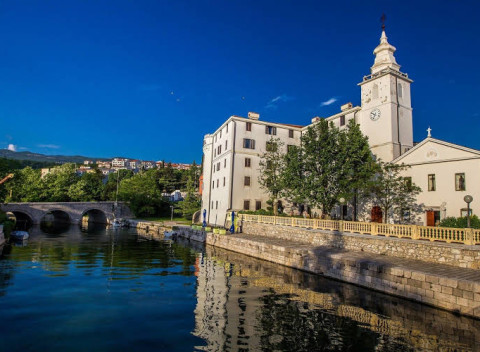 Týžden pre dvoch s raňajkami alebo polpenziou pri Jadrane - hotel Kastel Crikvenica.