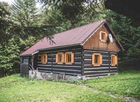 Prenájom celej chaty Starý Mlyn pre max. 12 ľudí len 5 km od Chodníka korunami stromov.