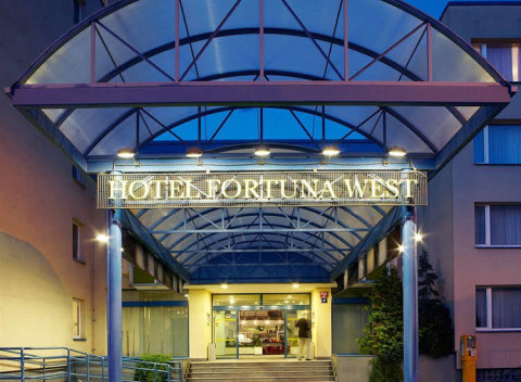 Víkend pre dvoch v Prahe za super cenu - hotel Fortuna West s raňajkami alebo polpenziou.