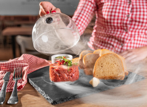 500 g hovädzí tatarák s príchuťou JACK DANIELS alebo pivná degustácia v reštaurácii Srdcovka Reduta.