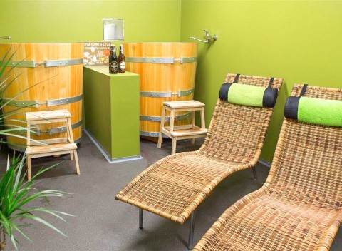 Poděbrady: Kleopatrine kúpele s masážou, obkladom a relaxačným pivným kúpeľom.