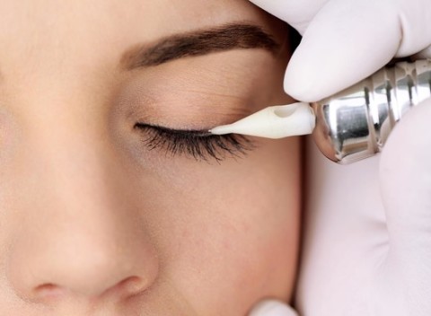 Naozaj za každých okolností bude váš výzor perfektný! Permanentné očné linky alebo púdrové obočie.