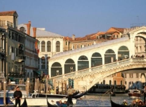 Pohodový elegantný Hotel Villa Adele *** v Benátkach pre 2 osoby na 2 noci/ 3 dni s bohatými raňajkami. Romantika v Benátkach a pokojná atmosféra komorného hotela  vám zaručí neopakovateľnú atmosféru pobytu v Benátkach. Teraz len za 109 € !