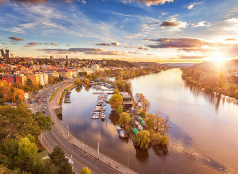 Novozrekonštruovaný hotel Gloria**** len 8 min. od centra Prahy s možnosťou plavby po Vltave.