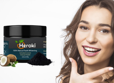 Prírodný prášok na bielenie zubov s aktívnym kokosovým uhlím pre žiarivo biely úsmev.