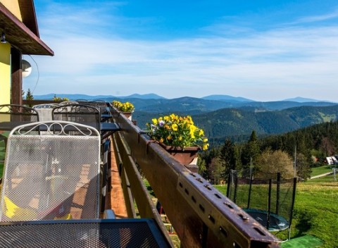 Jeseň v Kysuckých Beskydách s neobmedzeným bazénom a saunou pro 2 a dieťa do 10 rokov zdarma.