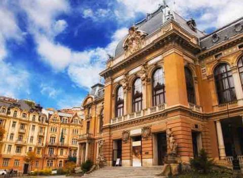 Karlovy Vary pre dvoch Žriedlová kolonáda a centrum iba pár minút pešo