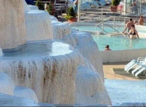 Soľné kúpele Egerszalók  Malá dedinka v severnej časti Maďarska