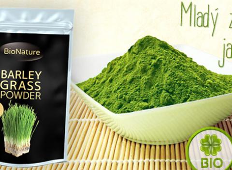 Namiešajte si zdravý nápoj Mladý zelený jačmeň v 100% organickej kvalite