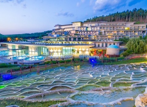 Egerszalók v Saliris Resorte **** s vlastnými termálnymi kúpeľmi + polopenzia.