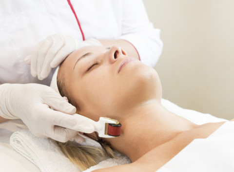 Kompletné ošetrenie tváre, LED terapia alebo mikrodermabrázia v salóne Freya Esthetic & medical.