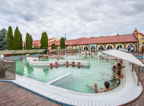 Relax vo Veľkom Mederi len kúsok od termálneho kúpaliska Thermal Corvinus v penzióne Nostalgia.