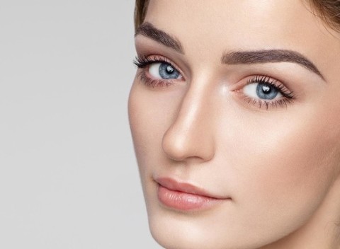 Permanentne upravená! Permanentný make-up obočia, pier, očných liniek v Salóne AZ.