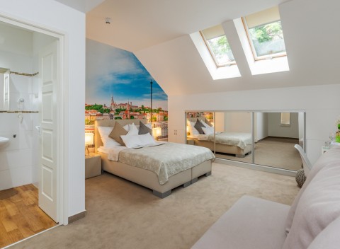 Budapešť v Bp Design Hoteli *** v centre s raňajkami a fľašou vína na izbe.