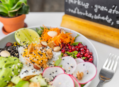 Lokal UNAS s novinkou Bánh mì sandwich alebo Buddha Bowl - jedinečné hamburgery.