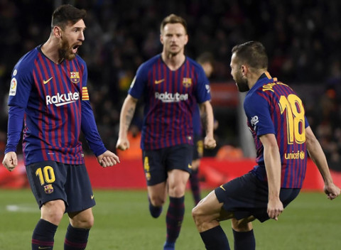 Letecký zájazd na zápas FC Barcelona - Mallorka s vianočnými trhmi v krásnej Barcelone.