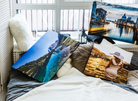 Obraz s vlastným motívom na plátne s dreveným rámom - na výber z viacerých rozmerov.