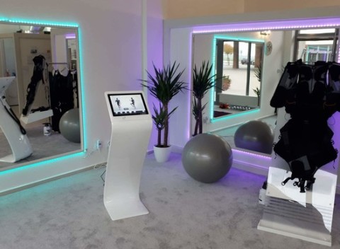 Efektívne bezdrôtové cvičenie XBody s technológiou EMS - skúšobný tréning či permanentka.