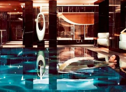 Corinthia Hotel***** pre 2 Užite si stovežatú krásku v objatí najvyššieho luxusu 