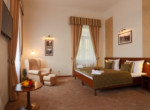 Praha v centre pri Karlovom námestí v Hoteli U Svatého Jana *** s raňajkami.