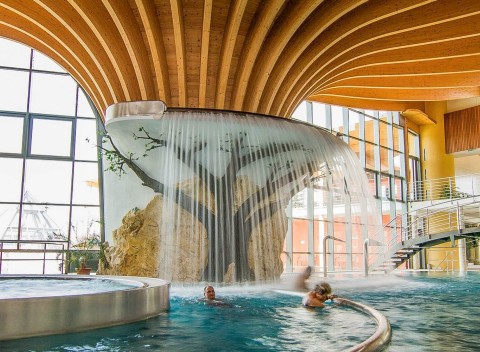 Drevenica Podhájska pri termáloch so zľavou do Rímskych kúpeľov + 2 deti zdarma.