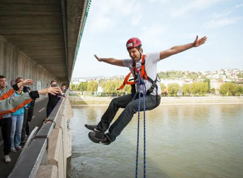 Kyvadlový zoskok z mosta Lafranconi - brutálny zážitok, na ktorý tak skoro nezabudnete.