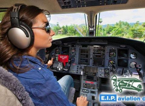 Skvelý adrenalínový zážitok Pilotovanie lietadla pre 1 alebo zážitkový let pre 3 