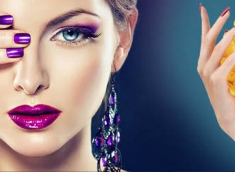 Krásne a elegantné ruky Luxusná modeláž gelových nechtov so zdobením