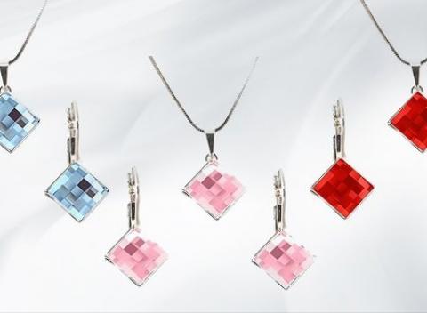 Elegantná nielen na večierok Šachovnicový set šperkov Swarovski