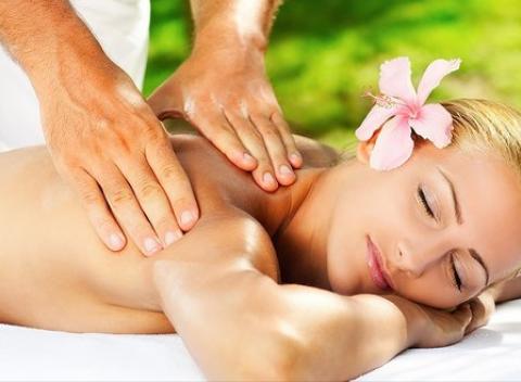 Doprajte si relax a uvoľnenie Vyberte si tu správnu masáž v salóne Emma 