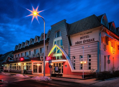 Hajdúszoboszló: Hotel Négy Évszak Superior *** s wellness, kúpeľmi a polpenziou.